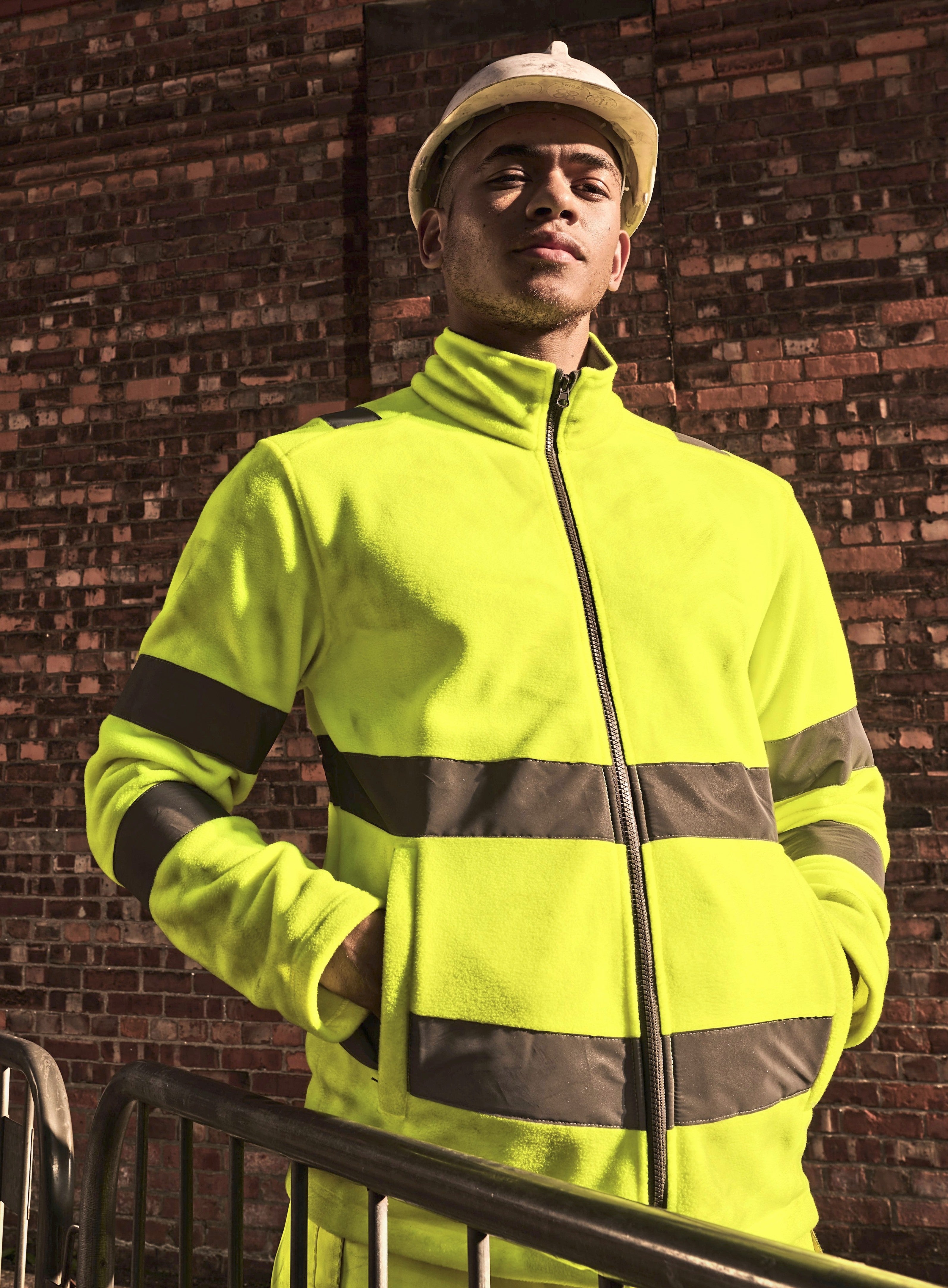Pro Contract Hi-Vis Thor Fleece Jacke – bedruckt oder bestickt